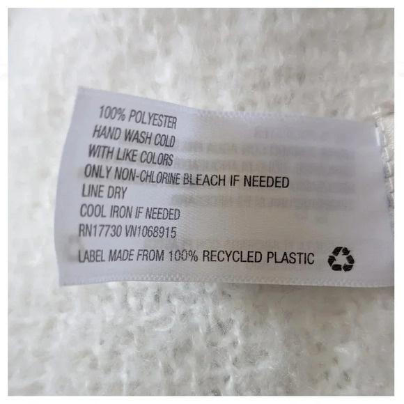 Oversized Windowpane Check Scarf in 100% Poly Fringe Shawl Knit - Picture 5 of 5